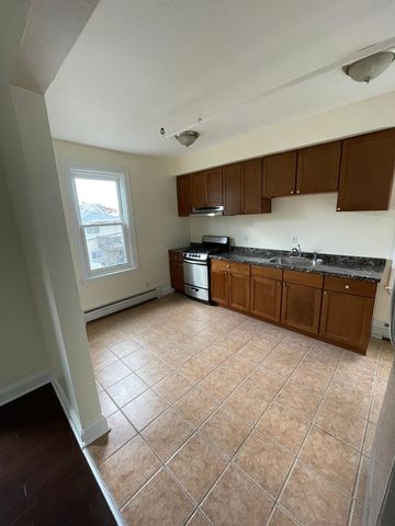  2 BR,  1.00 BTH  Apartment style home in Rockaway Park